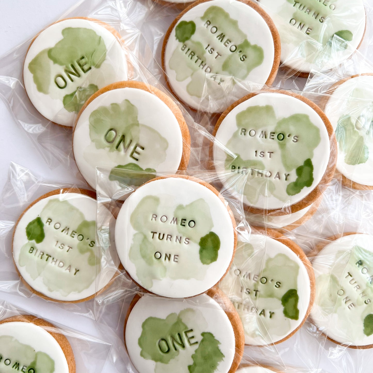Custom Round Watercolour Cookies